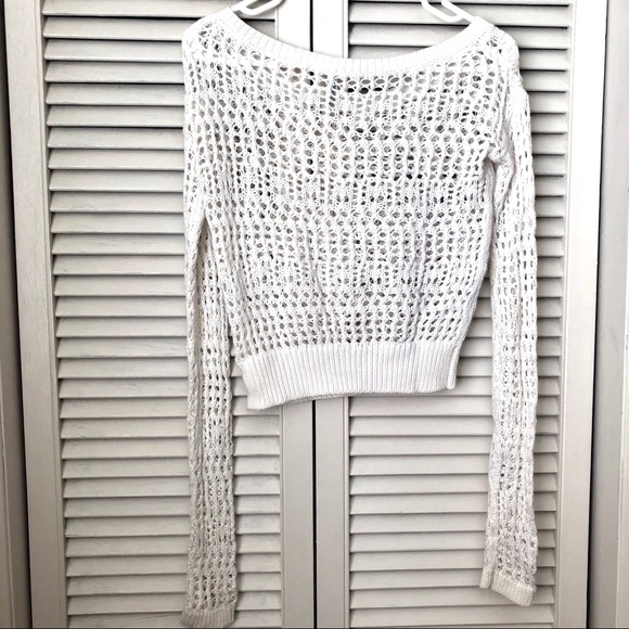 SOLD! Knitted White Crop Trop, XS - Picture 2 of 4